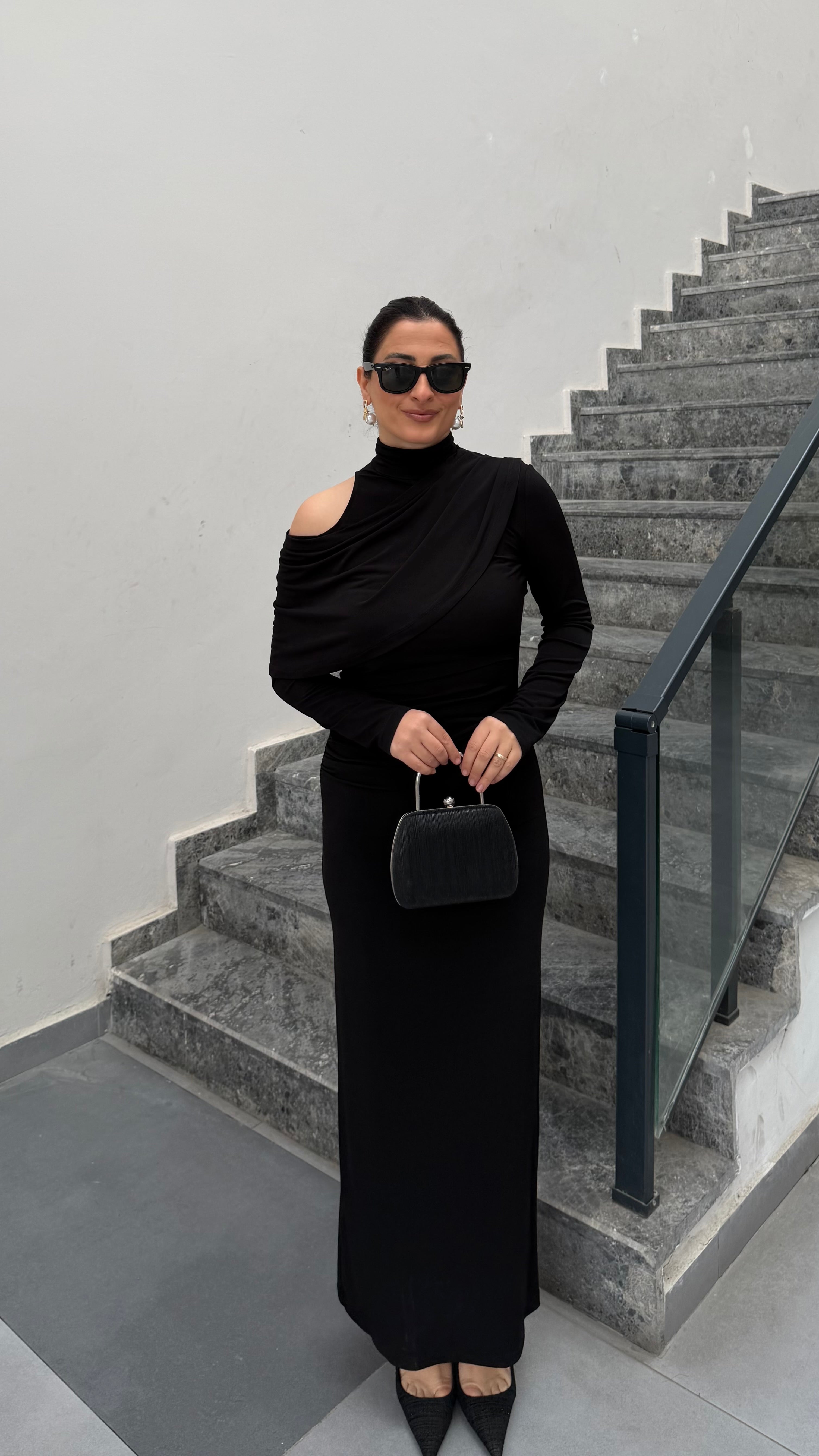 Omuz Detaylı Elbise-Siyah