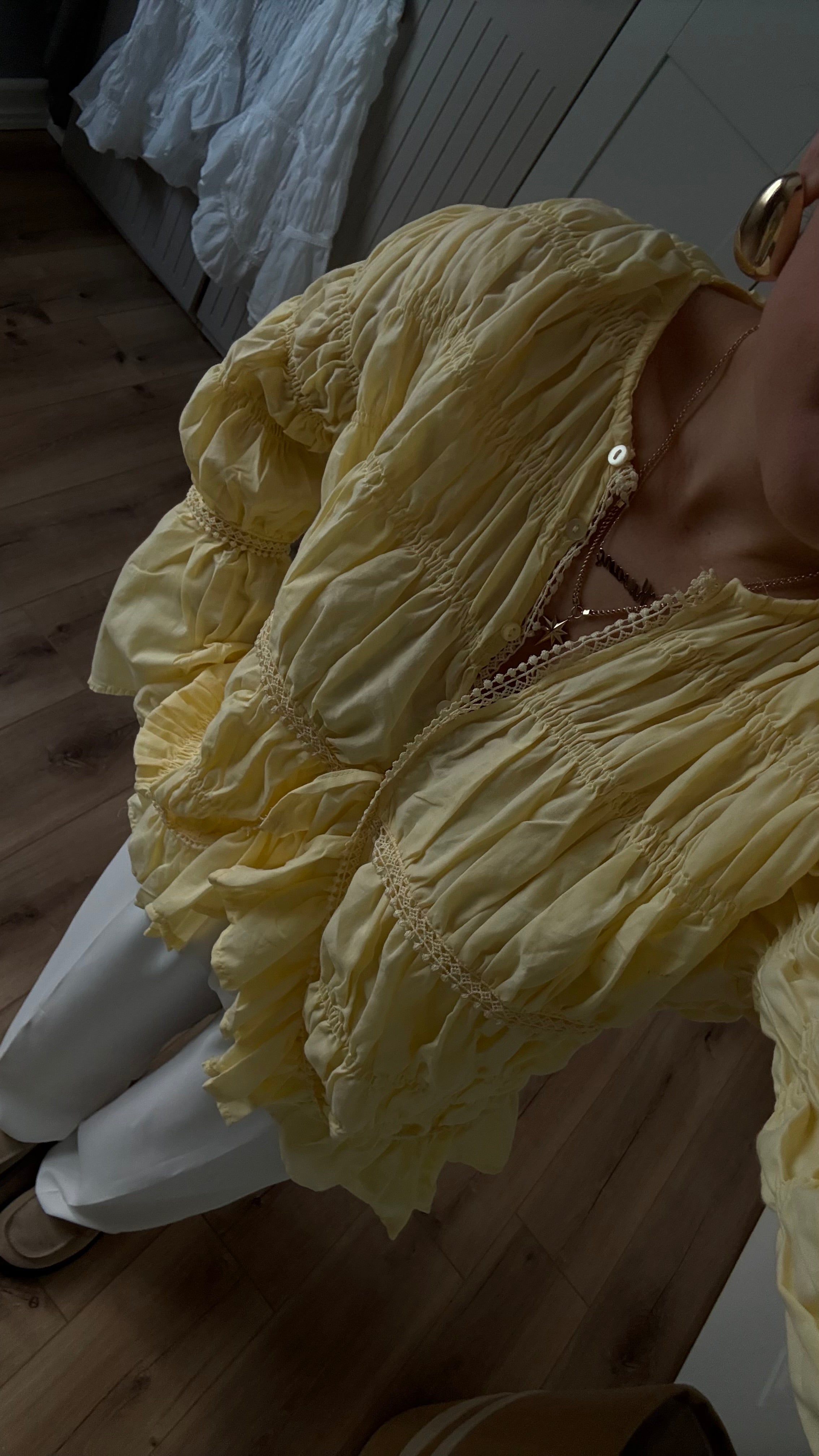 FIRFIR DETAYLI PİLİSELİ GÖMLEK -SARI