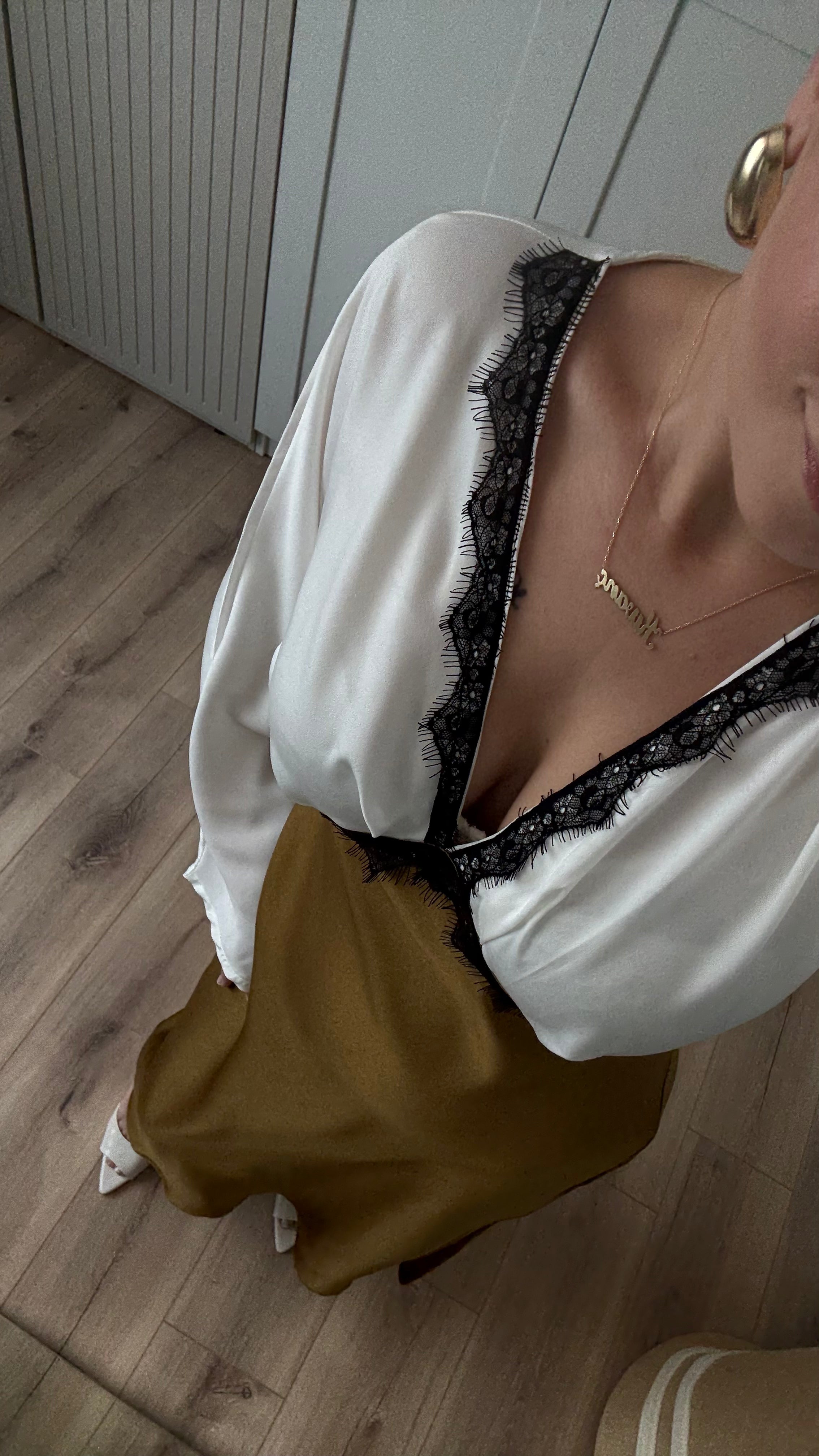 DANTEL DETAYLI SATEN SLİP ELBİSE