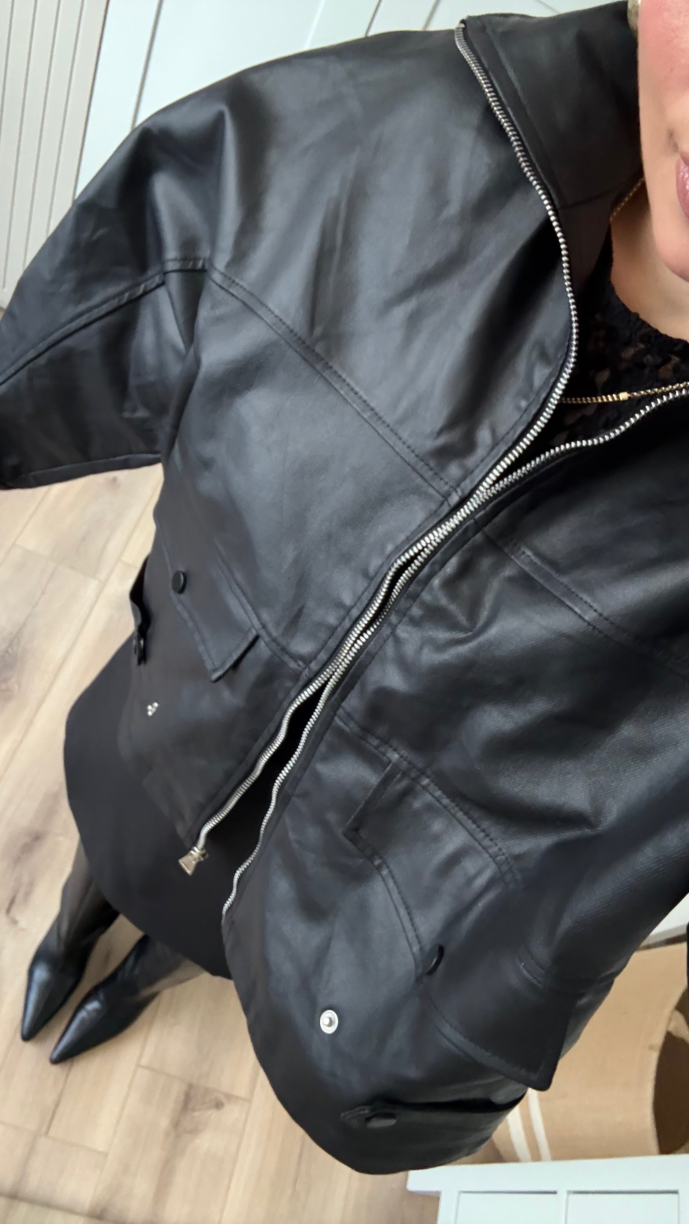 SİYAH -YUMUŞAK DERİ MONT