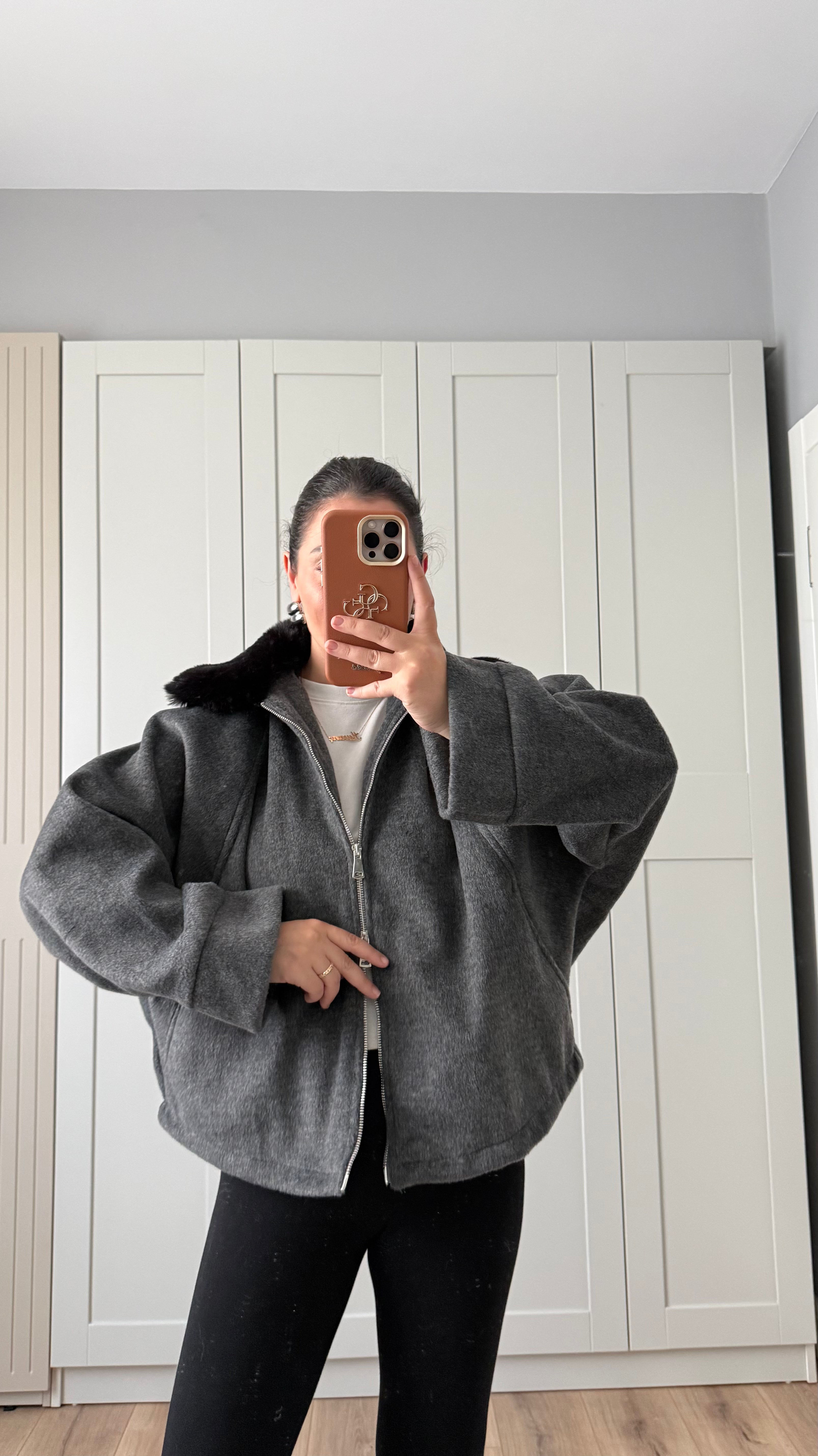 KÜRK YAKALI KAŞE MONT ANTRASİT