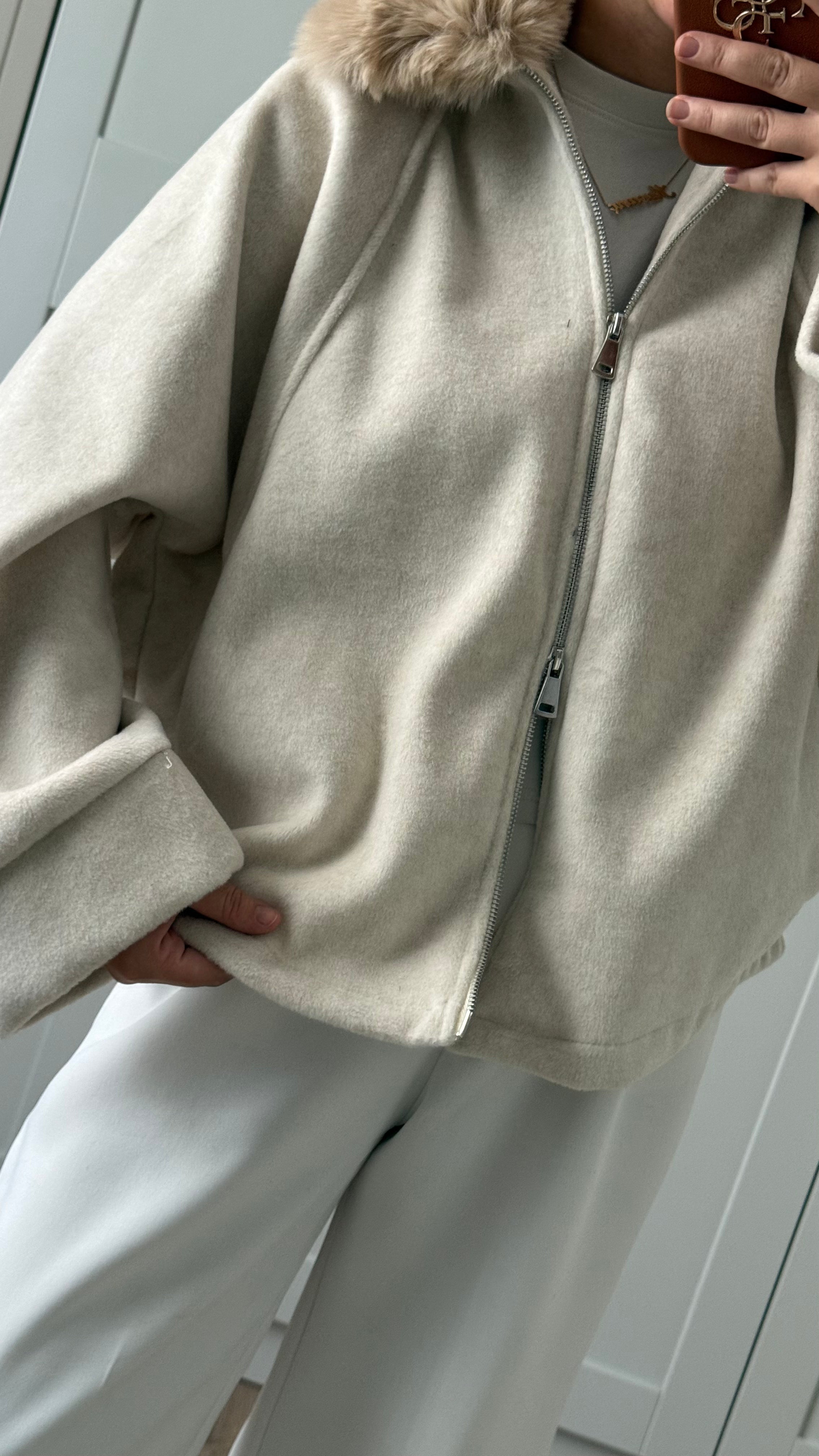 KÜRK YAKALI KAŞE MONT EKRU