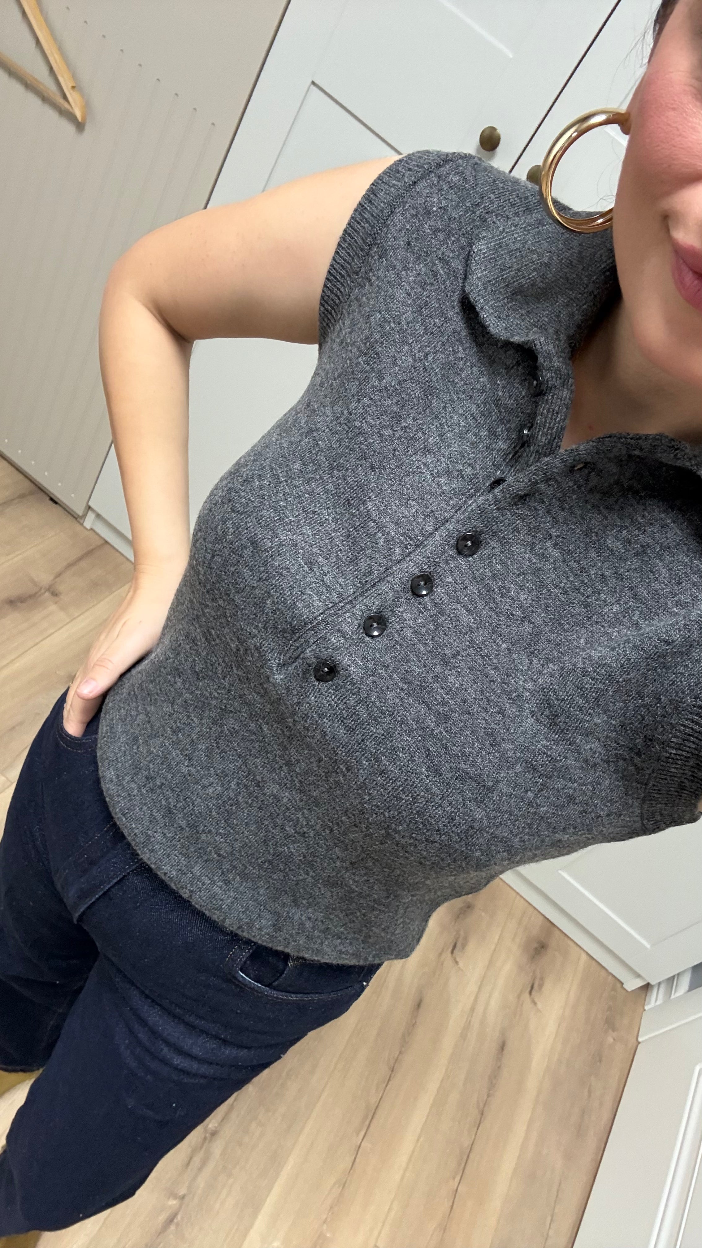 YAKALI GRİ DÜĞME DETAYLI SÜVETER