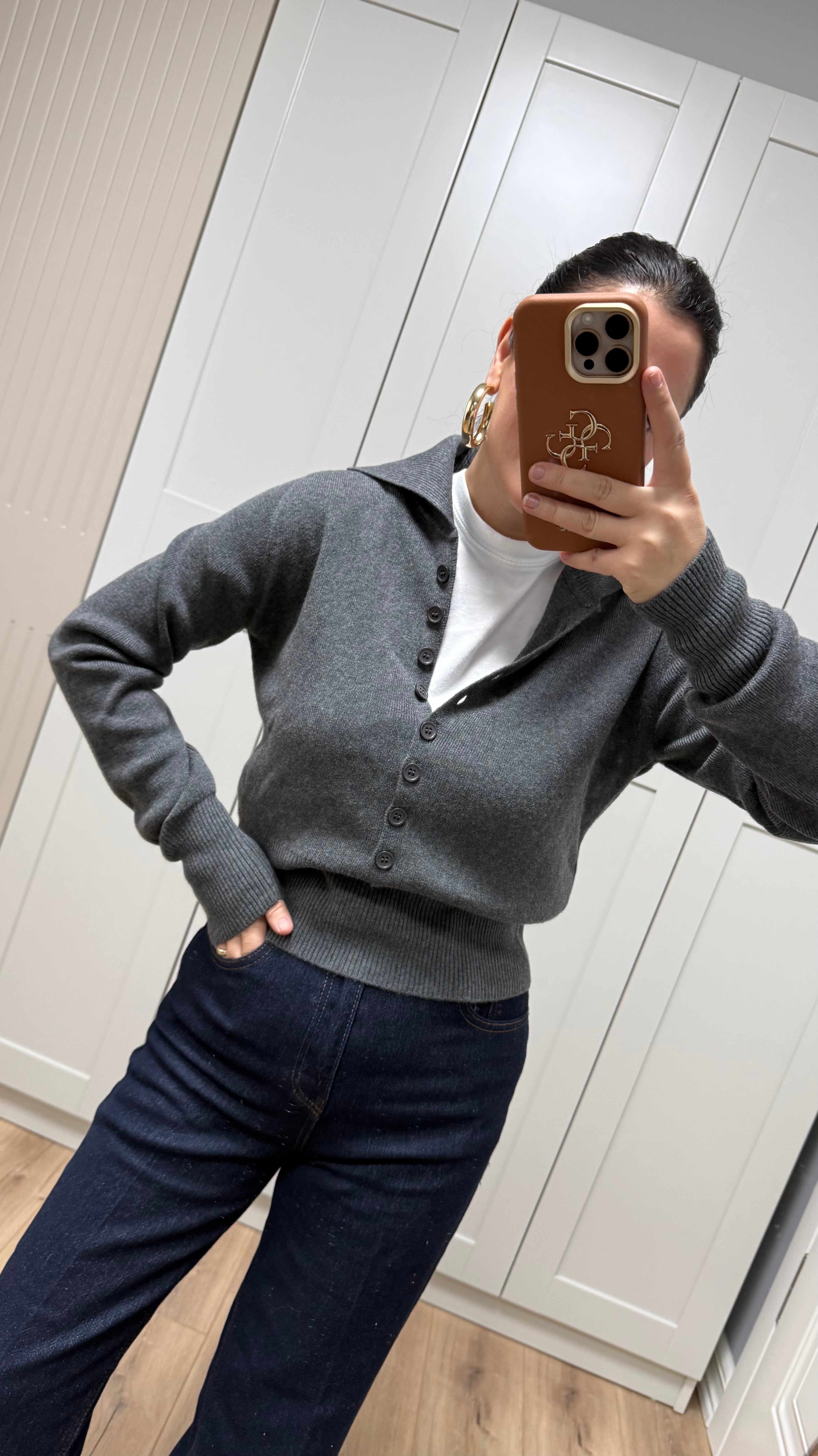 POLO YAKA DÜĞMELİ GRİ BLUZ