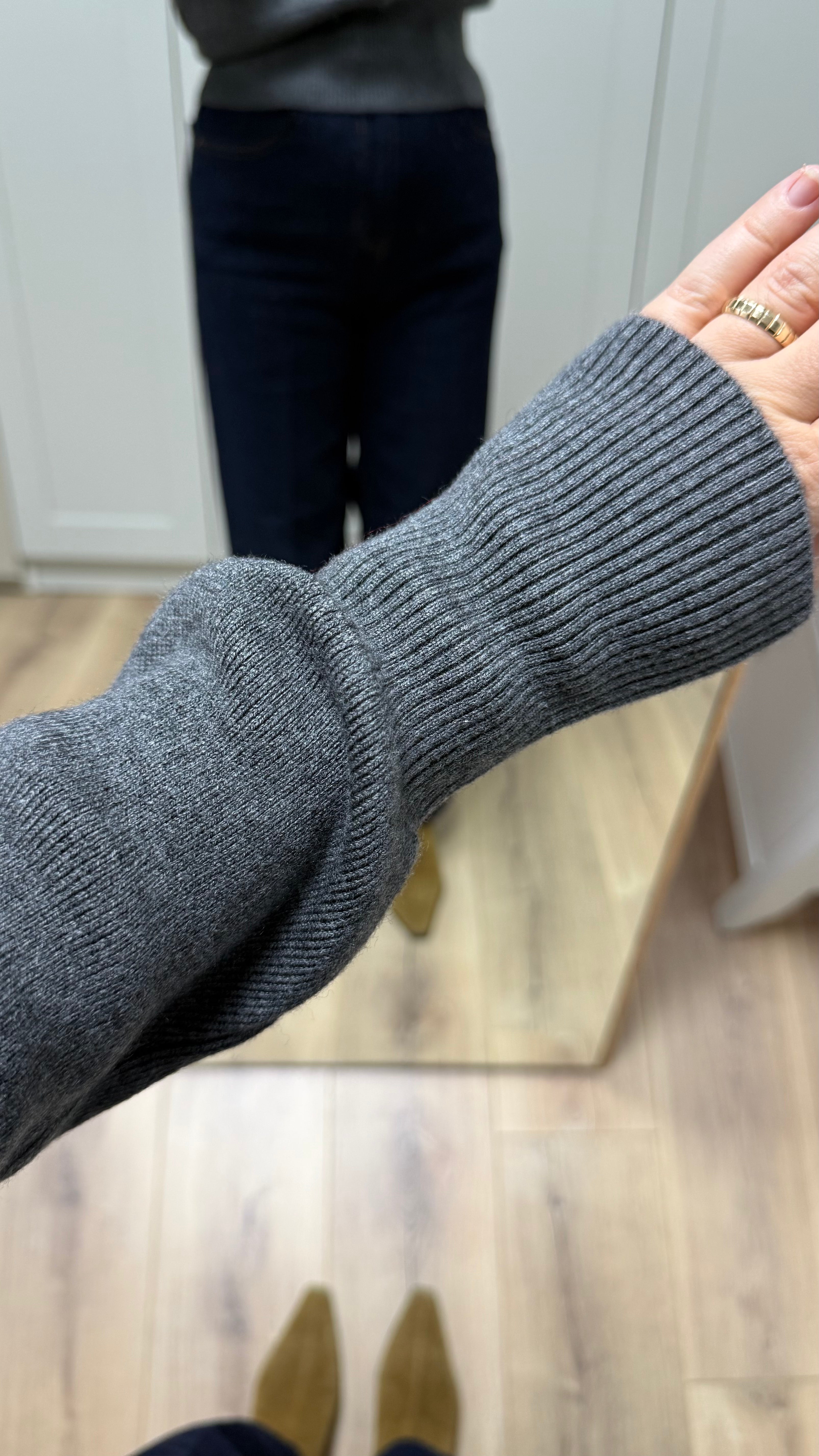 POLO YAKA DÜĞMELİ GRİ BLUZ