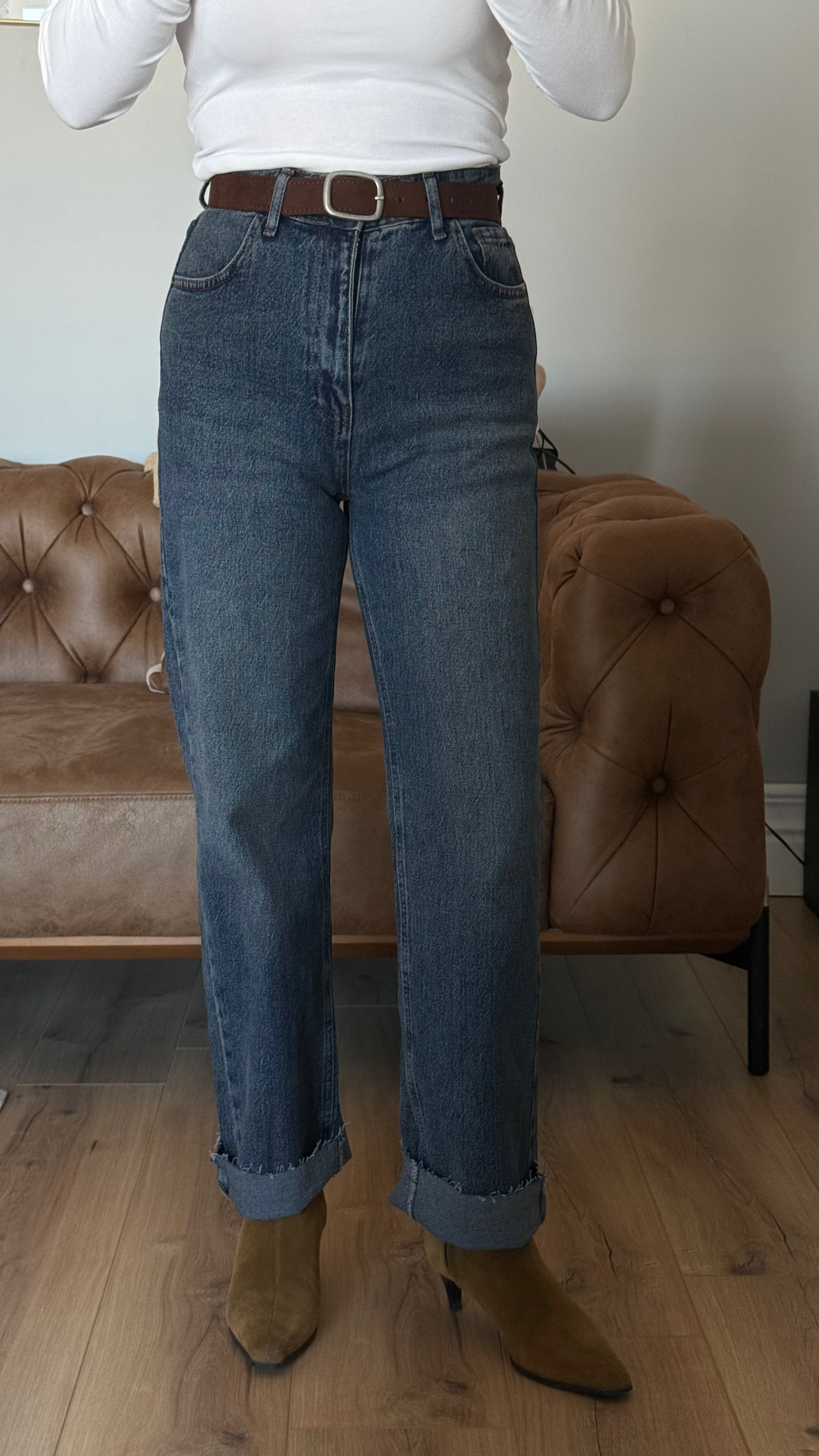 KOYU LACİVERT ESKİTME ACI KAHVE KEMERLİ JEAN