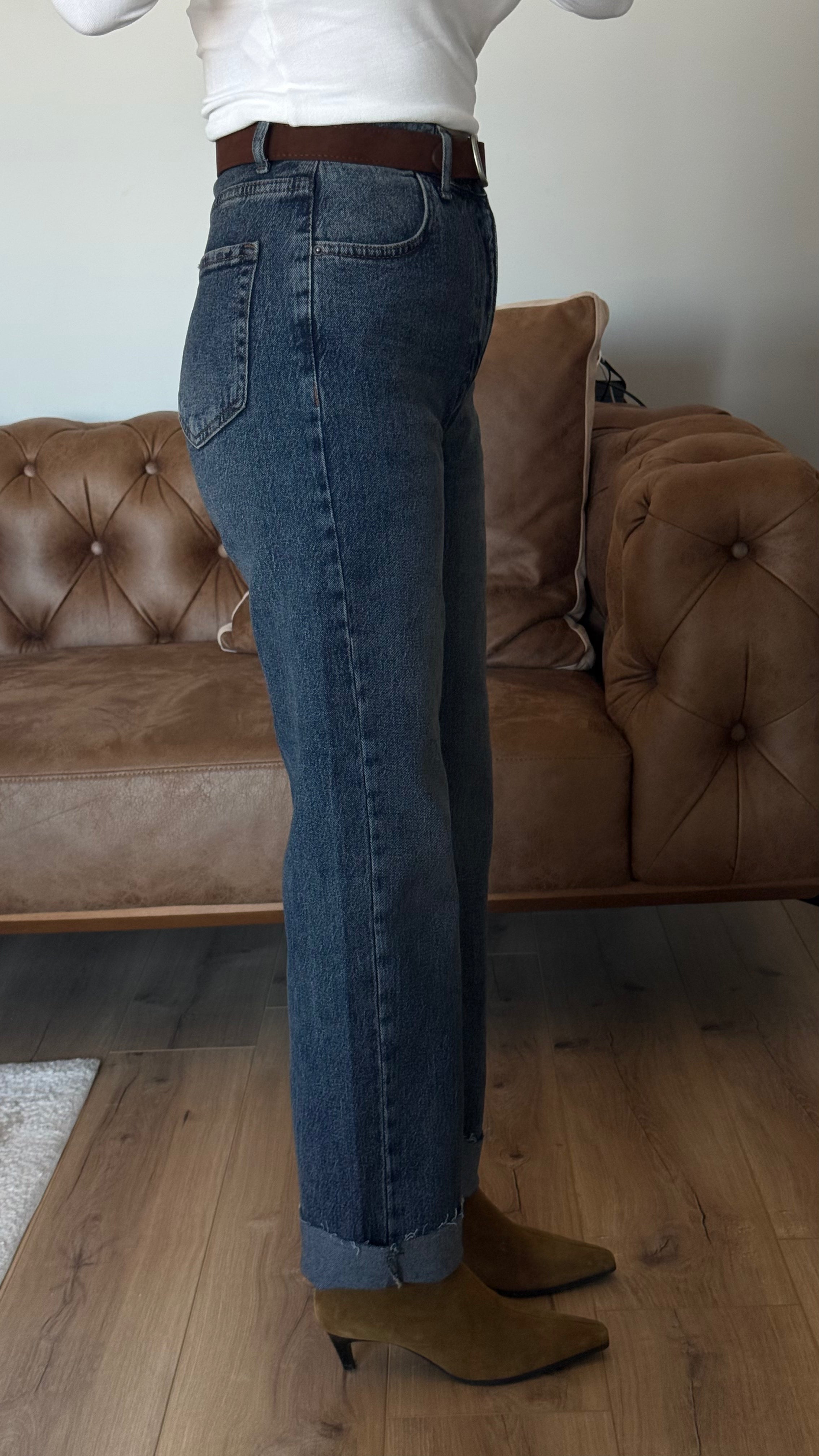 KOYU LACİVERT ESKİTME ACI KAHVE KEMERLİ JEAN