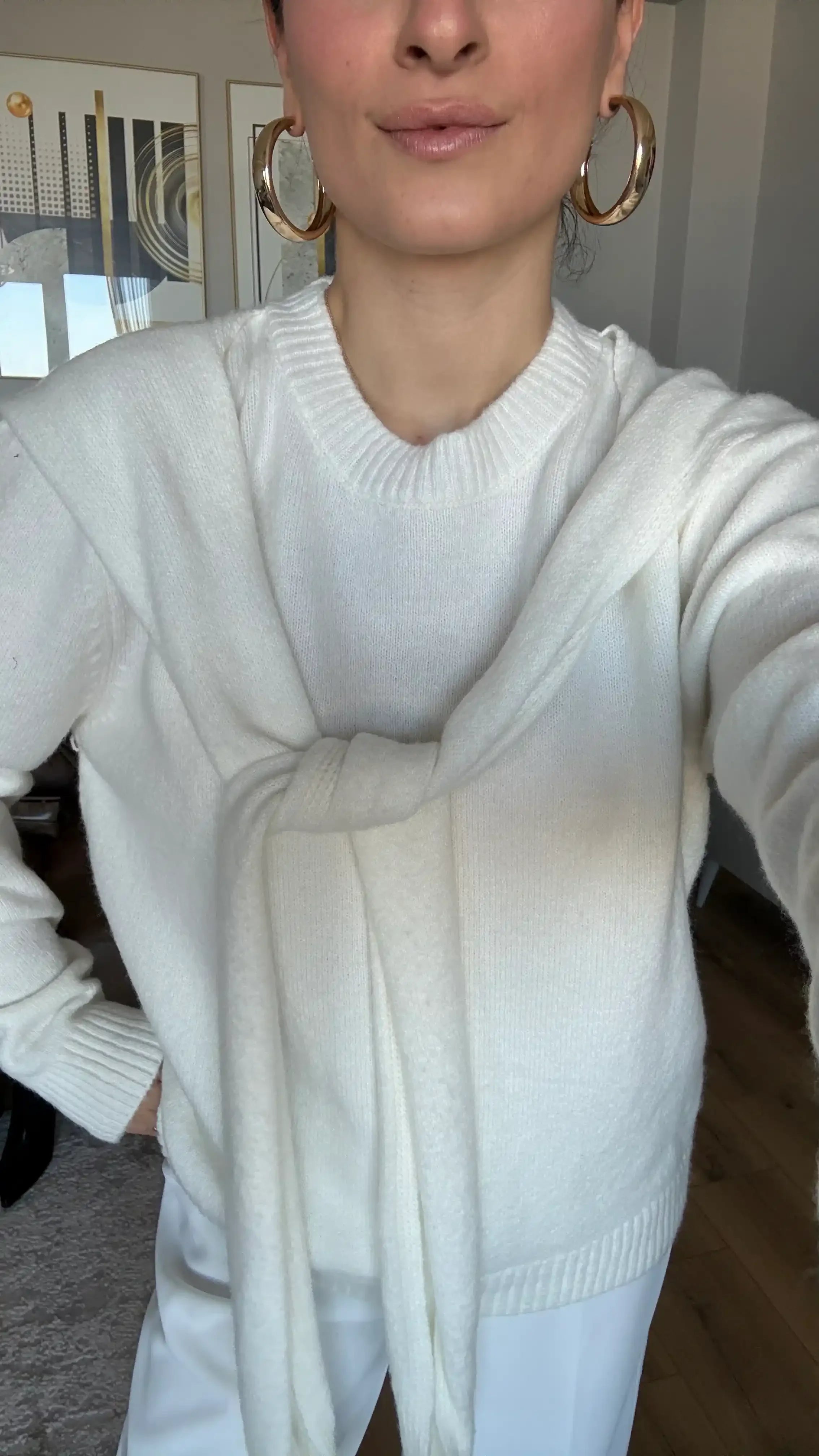 BEYAZ ATKI DETAYLI KAZAK