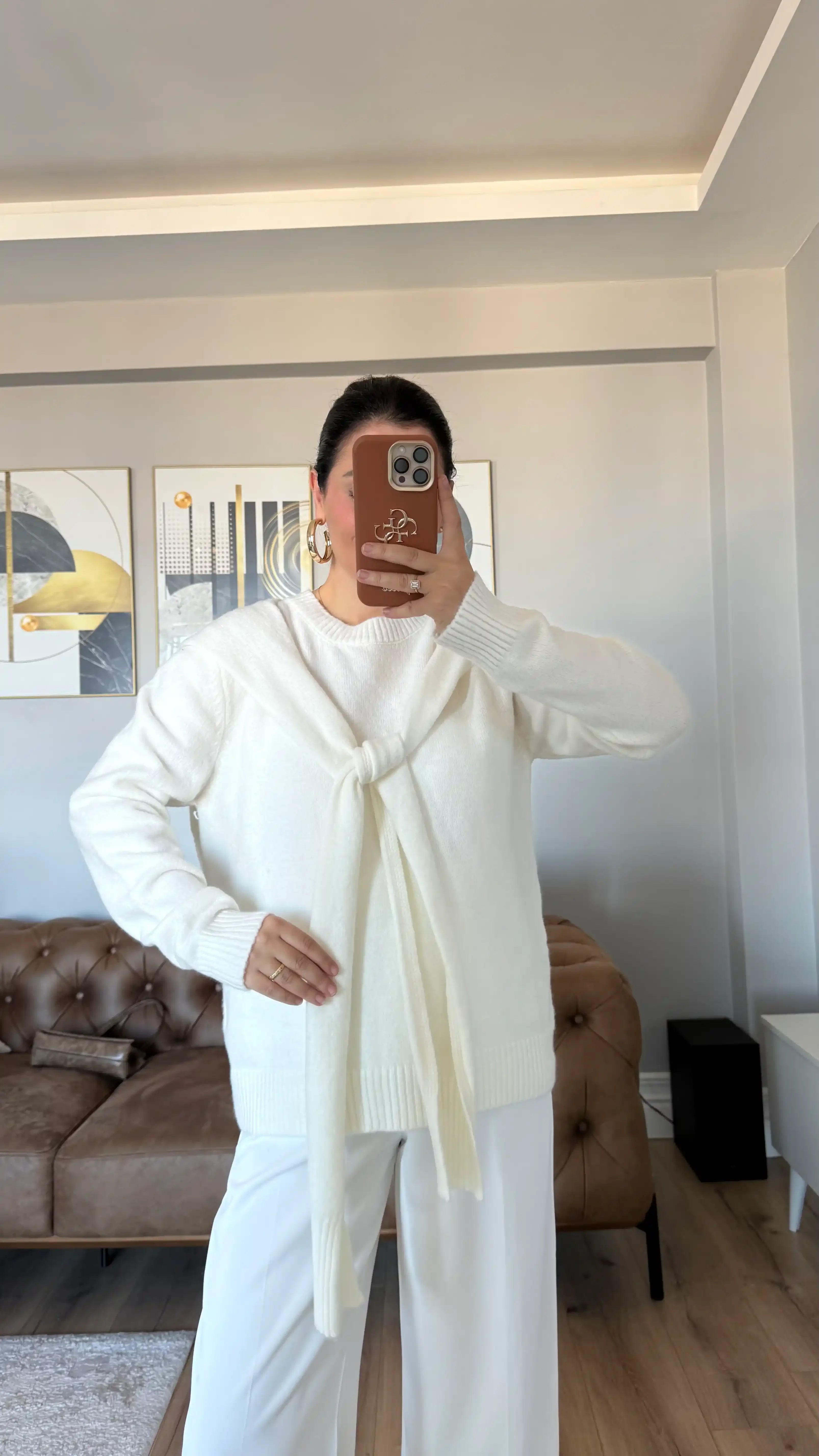 BEYAZ ATKI DETAYLI KAZAK