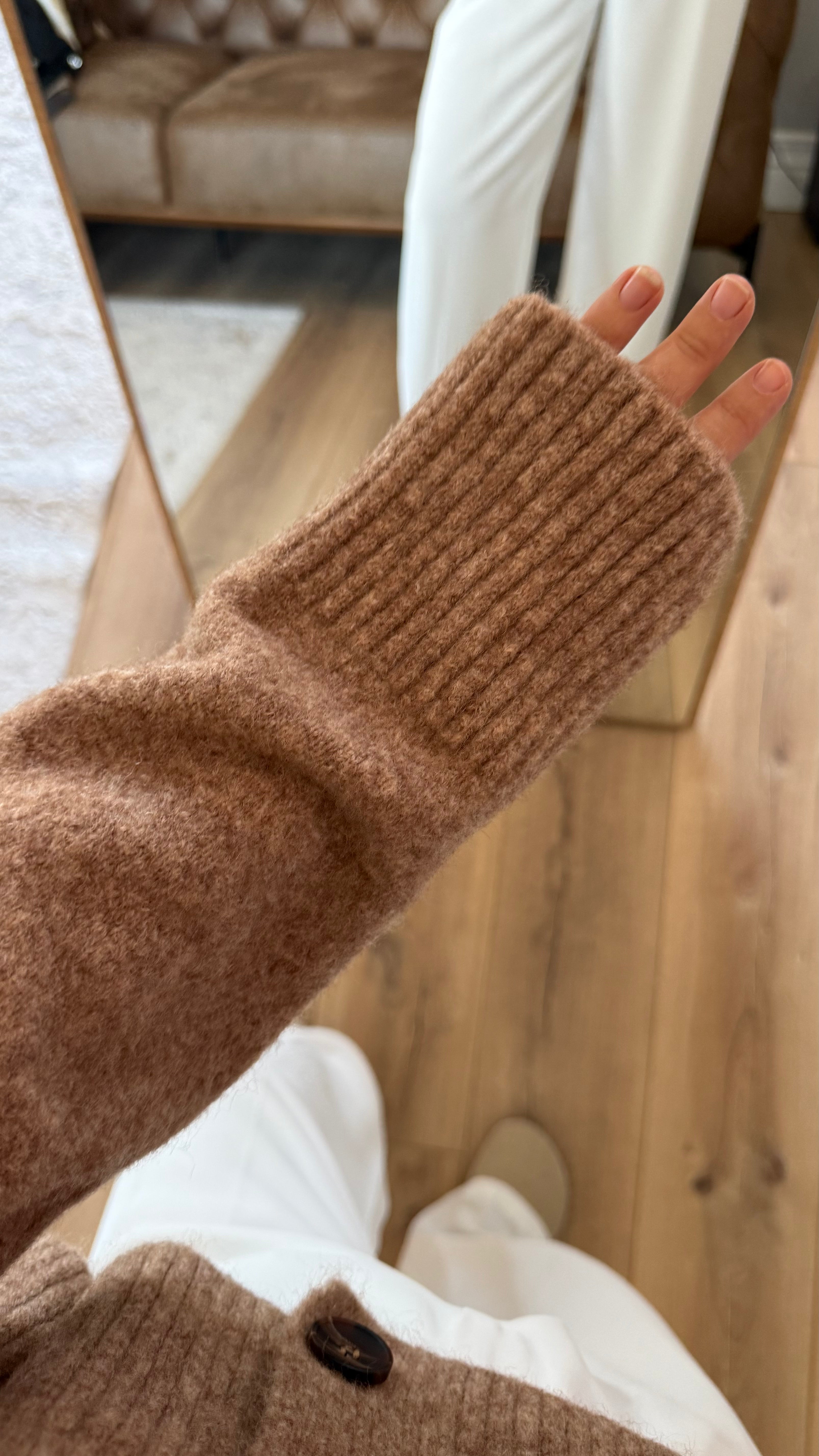 YANLARI YIRTMAÇLI YÜN KARIŞIMLI TRİKO HIRKA - BEJ